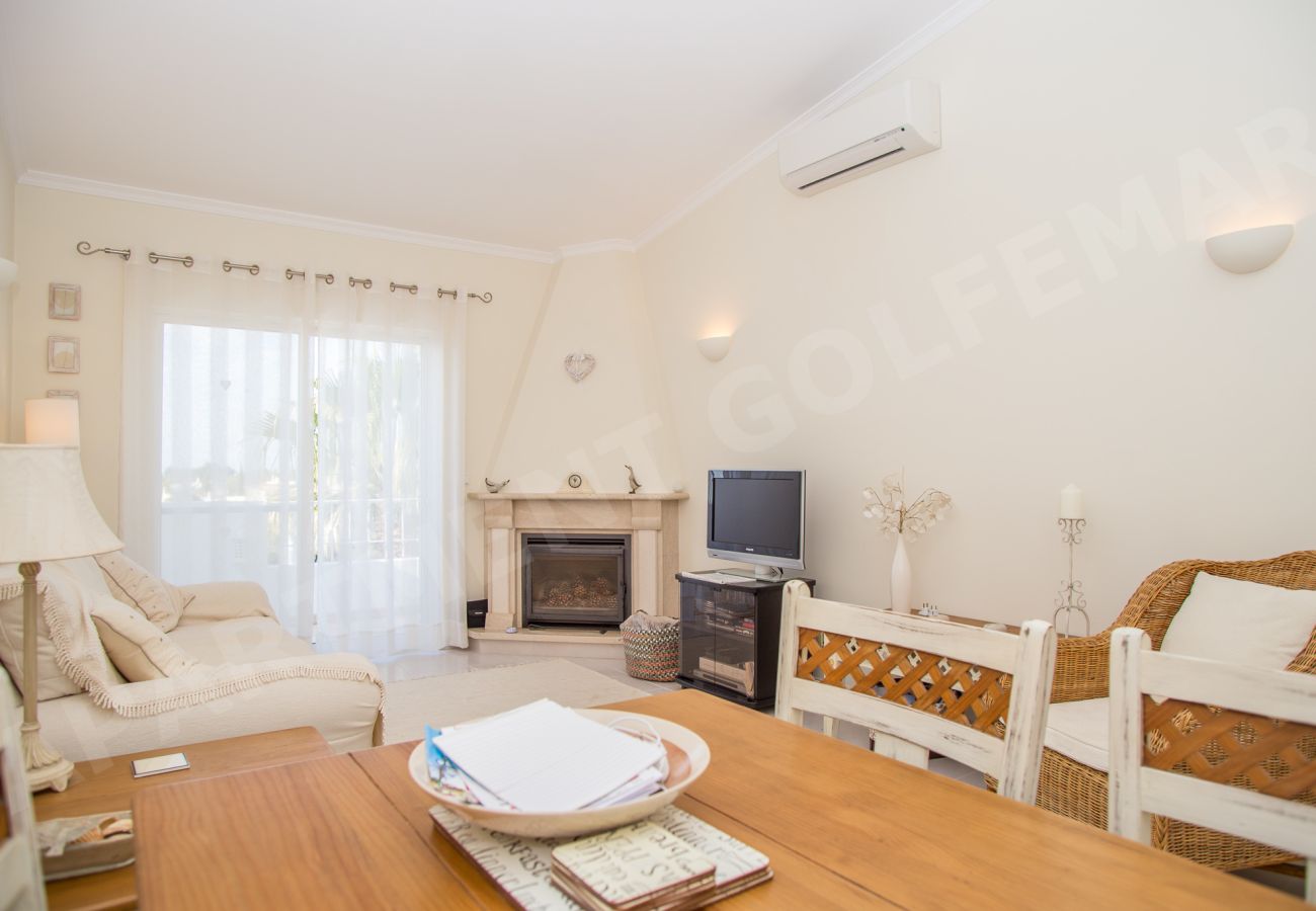 Apartamento em Carvoeiro - Vila Golfemar