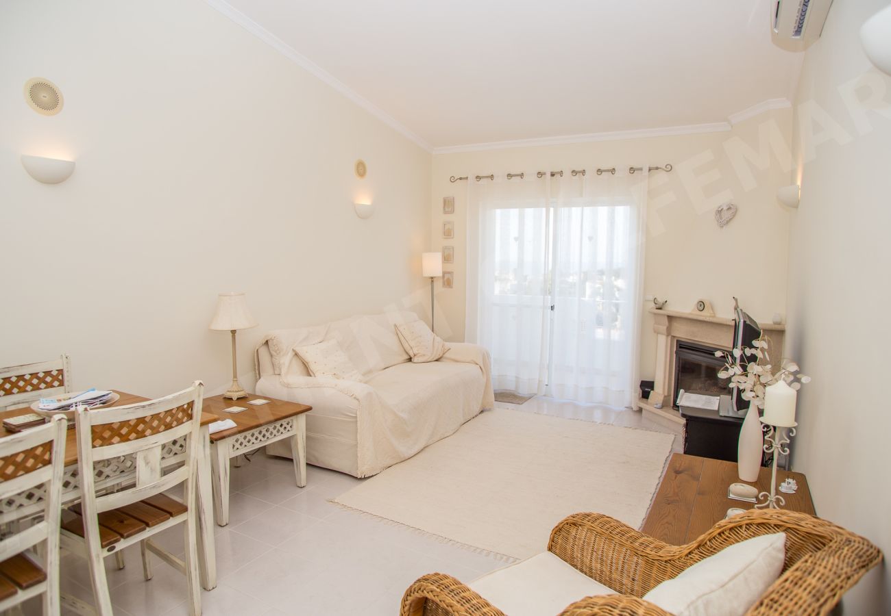 Apartamento em Carvoeiro - Vila Golfemar