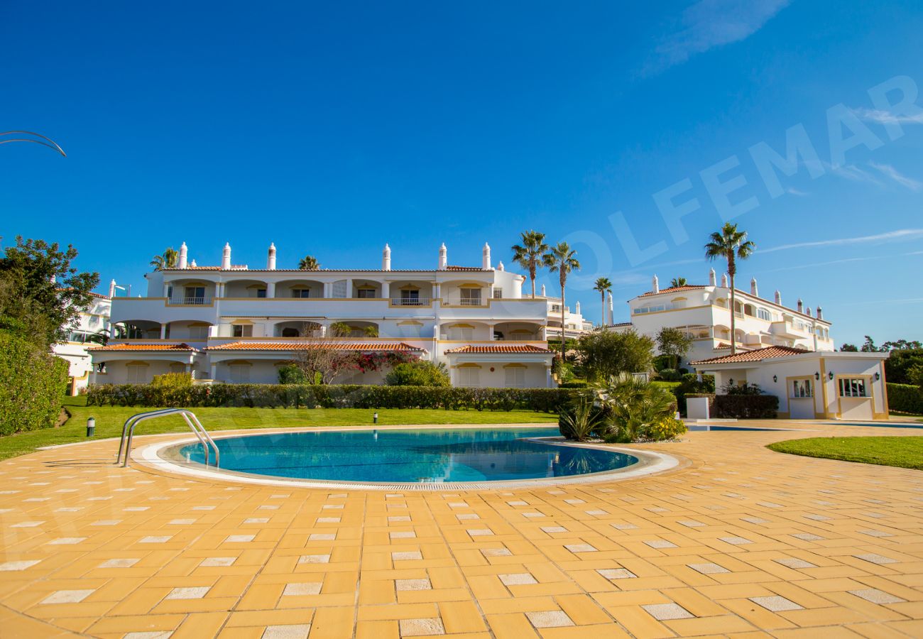 Apartamento em Carvoeiro - Vila Golfemar