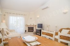 Apartamento em Carvoeiro - Vila Golfemar
