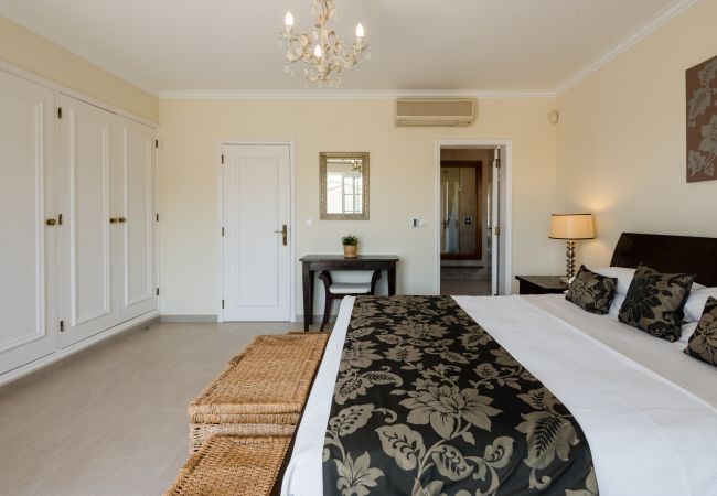 Villa em Quinta do Lago - Casa Lago - Varandas do Lago Villa em Quinta do Lago - Casa Lago - Varandas do Lago