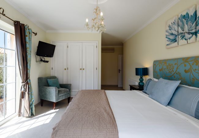 Villa em Quinta do Lago - Casa Lago - Varandas do Lago Villa em Quinta do Lago - Casa Lago - Varandas do Lago