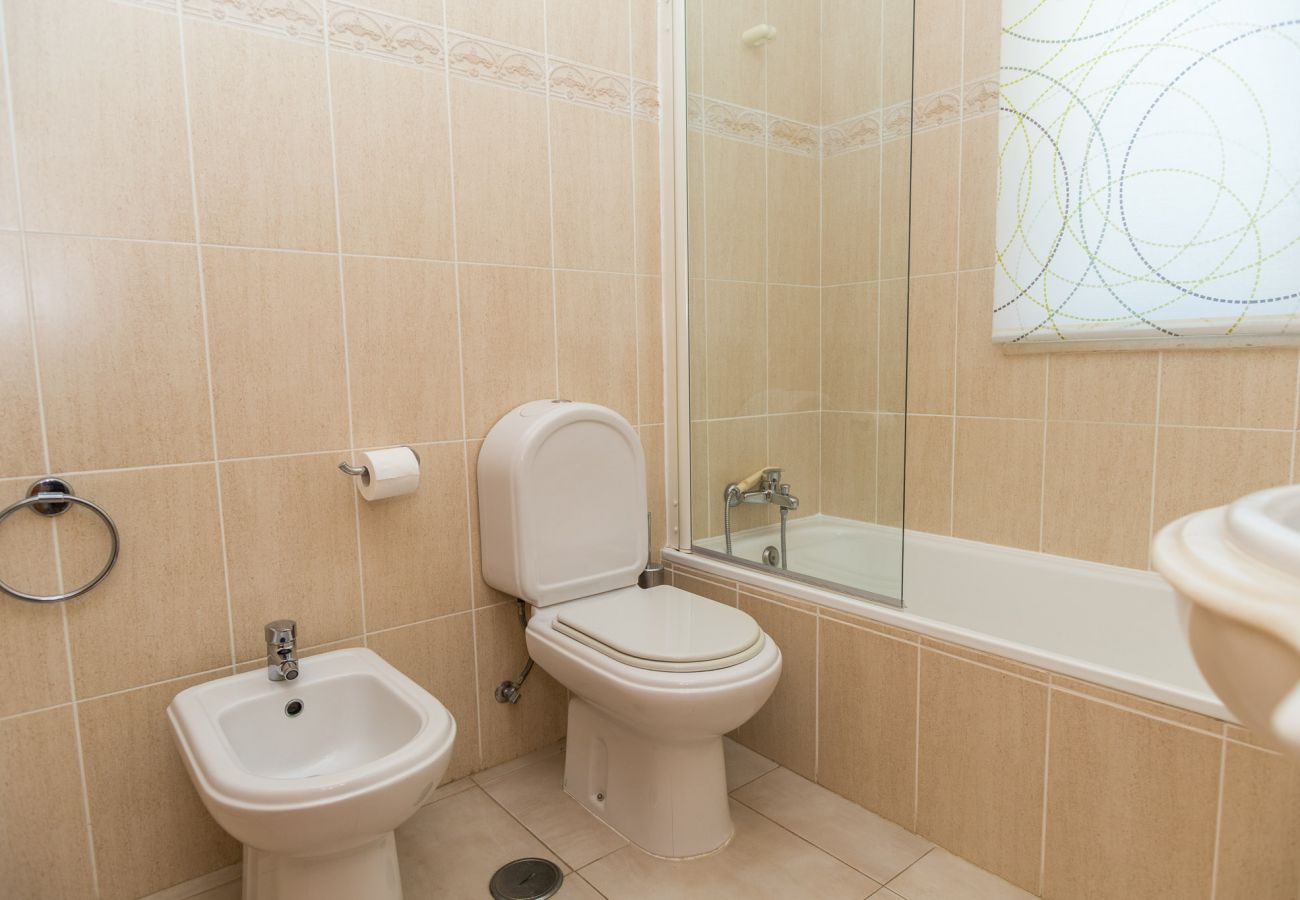 cristaluz bathroom with wc, bidet and bath