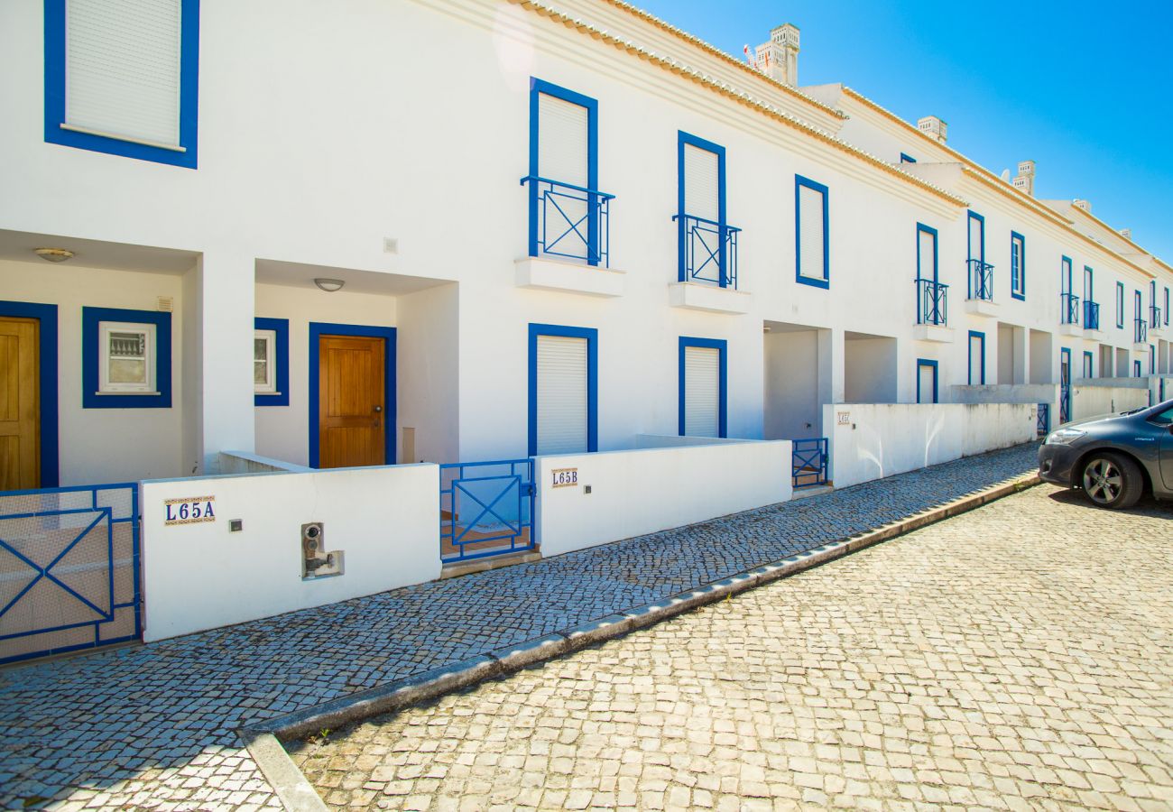 Townhouse in Luz - Fontainhas 65B