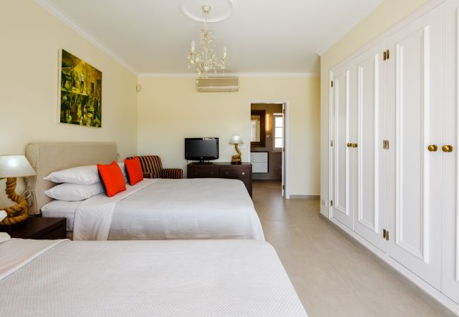 Villa in Quinta do Lago - Casa Lago - Varandas do Lago Villa in Quinta do Lago - Casa Lago - Varandas do Lago